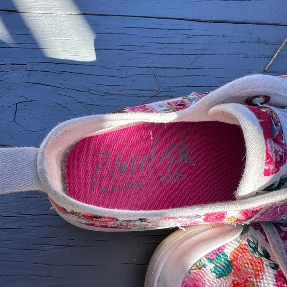 Blowfish girls floral slip on shoes size 4 - Picture 4 of 5